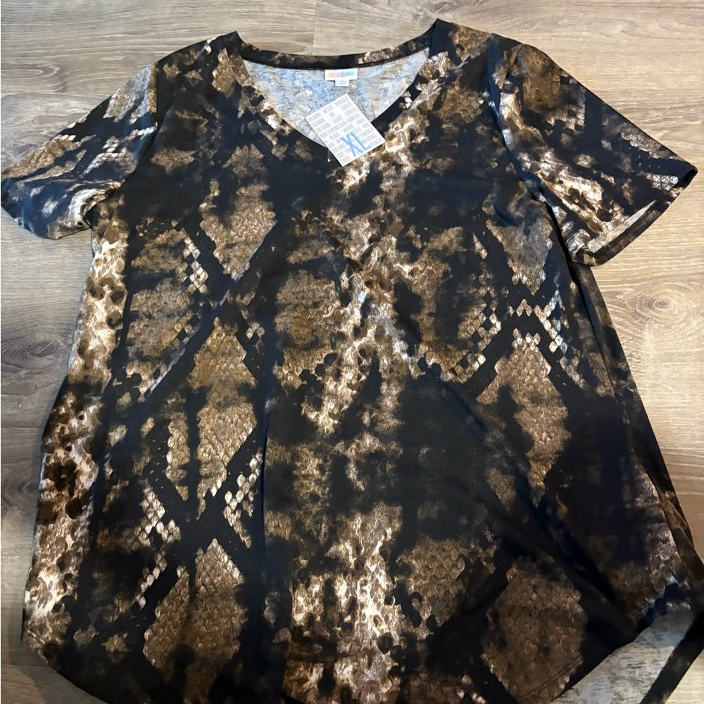 Lularoe iris top xl animal print new with tag